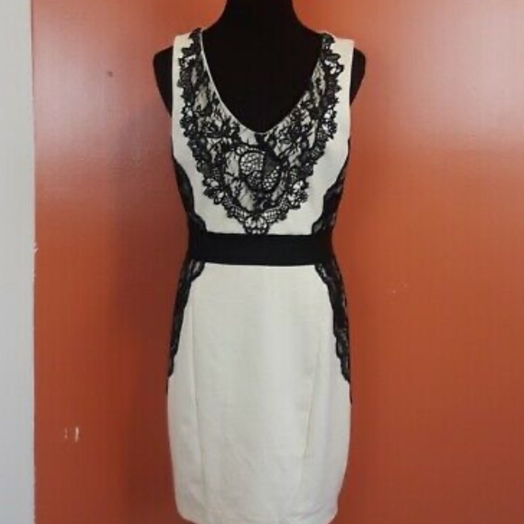 Jennifer Lopez Cream Dress With Black Lace - Picture 4 of 6